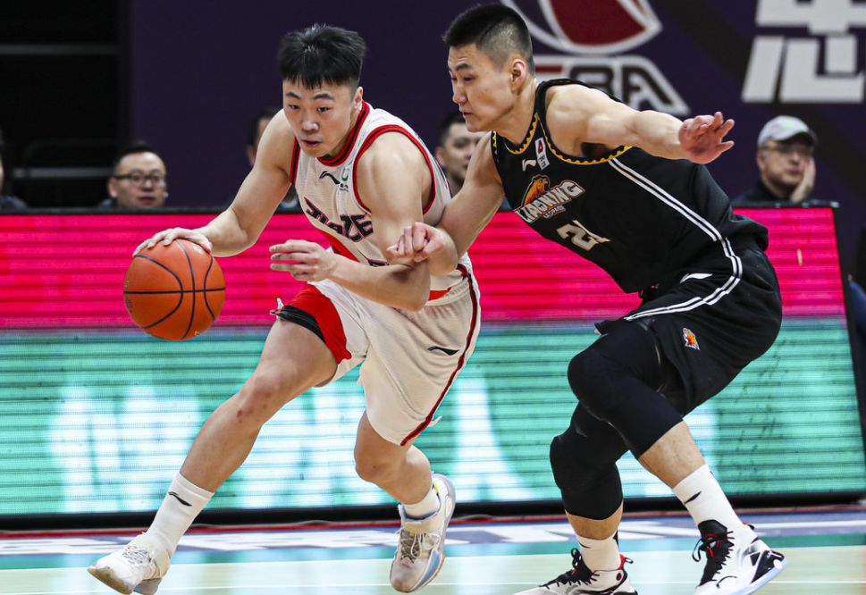 爱游戏体育-重磅！莱比锡今夜遗憾出局今夜山东男篮调整名单以备CBA季后赛，俄克拉荷马雷霆围绕西甲防线松动的简单介绍